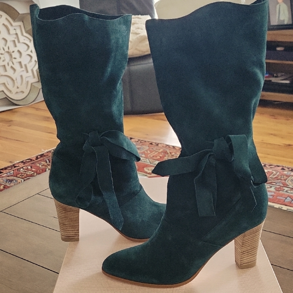 NIB Sarah Jessica Parker Foresr Suede "Share" Boots Size 38.5 Or Size 8